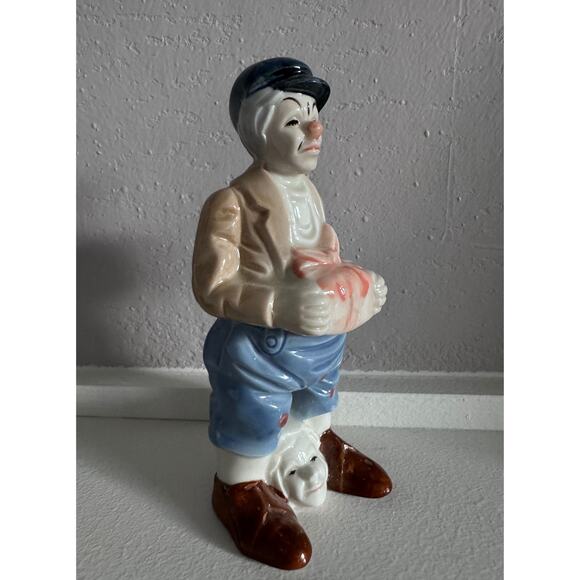 Vintage Porcelain Clown Figurine – 7” Ceramic Masked Face Circus Collectible - Picture 6 of 14
